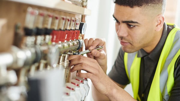 Vixxo-Facilities-Management-Plumbing-1158904713-600